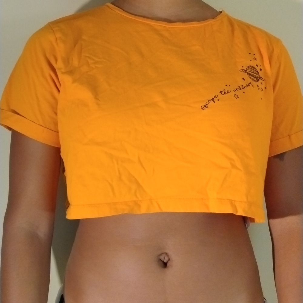A orange crop top🟠🍊
